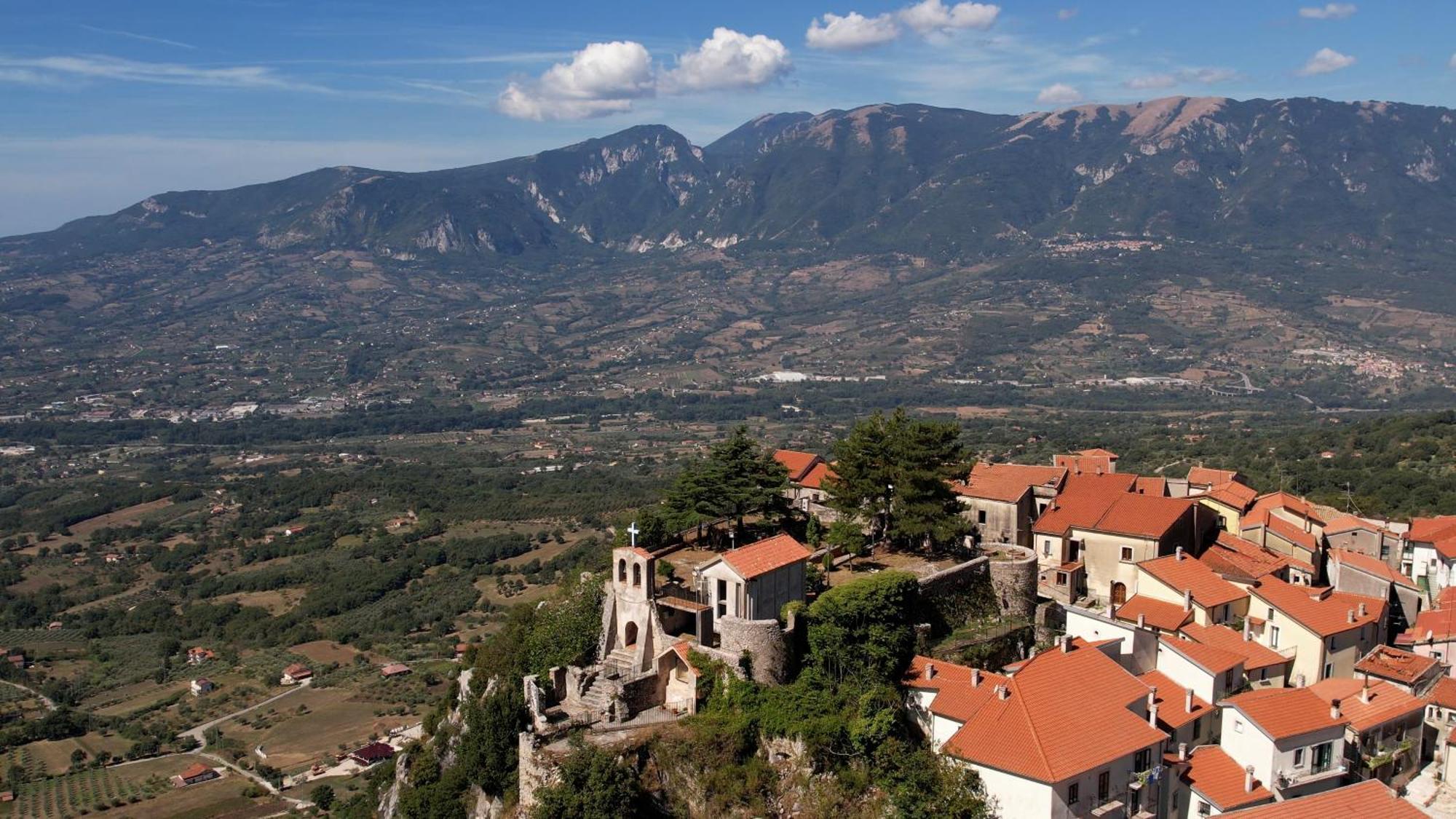Il Borgo Dei Normanni Villa Colliano Exterior photo