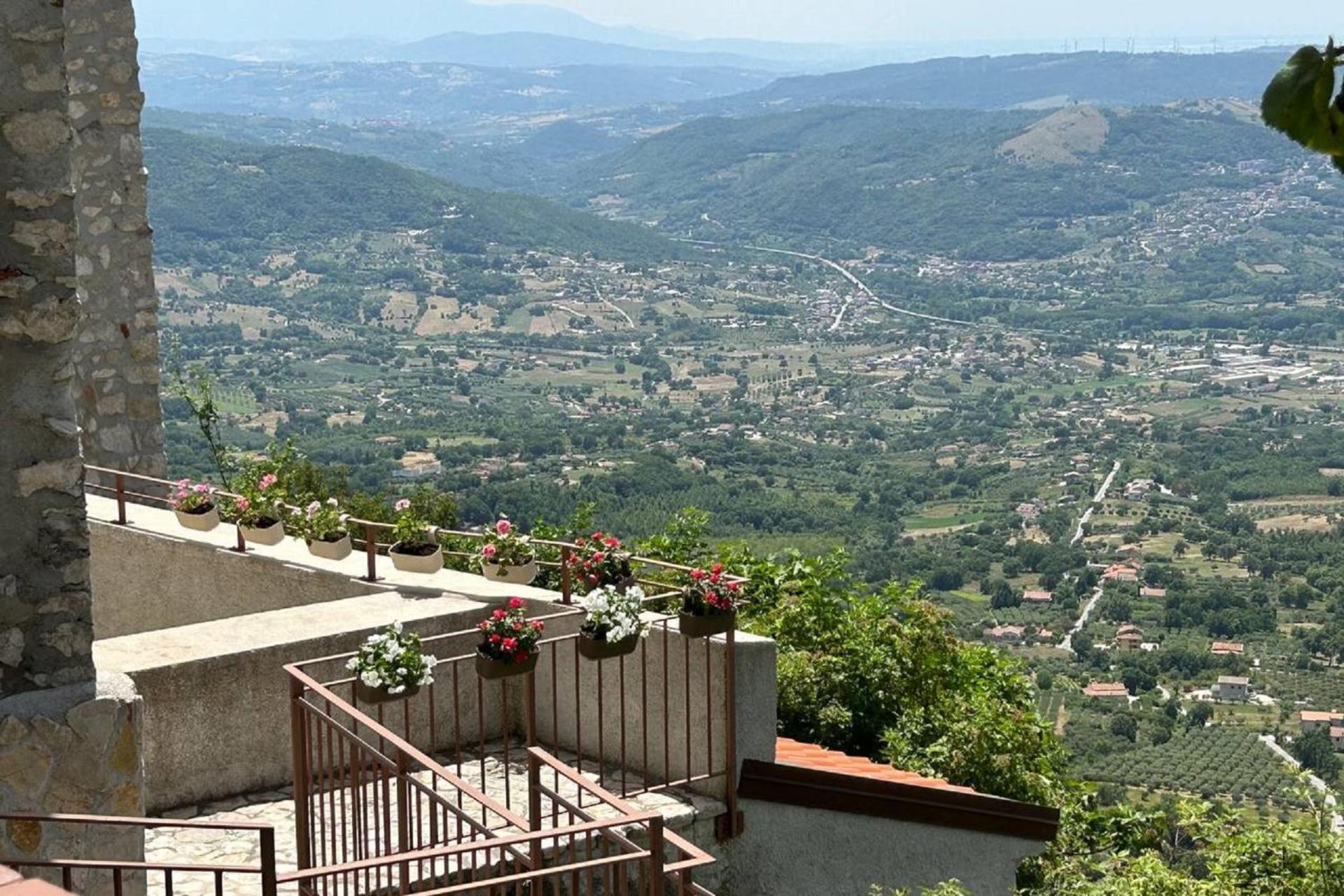 Il Borgo Dei Normanni Villa Colliano Exterior photo
