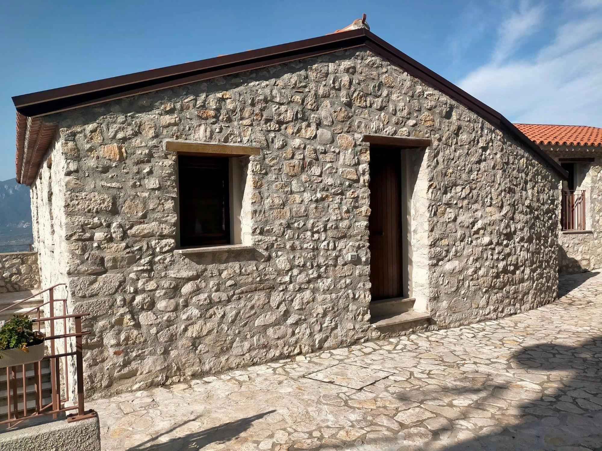 Il Borgo Dei Normanni Villa Colliano Exterior photo