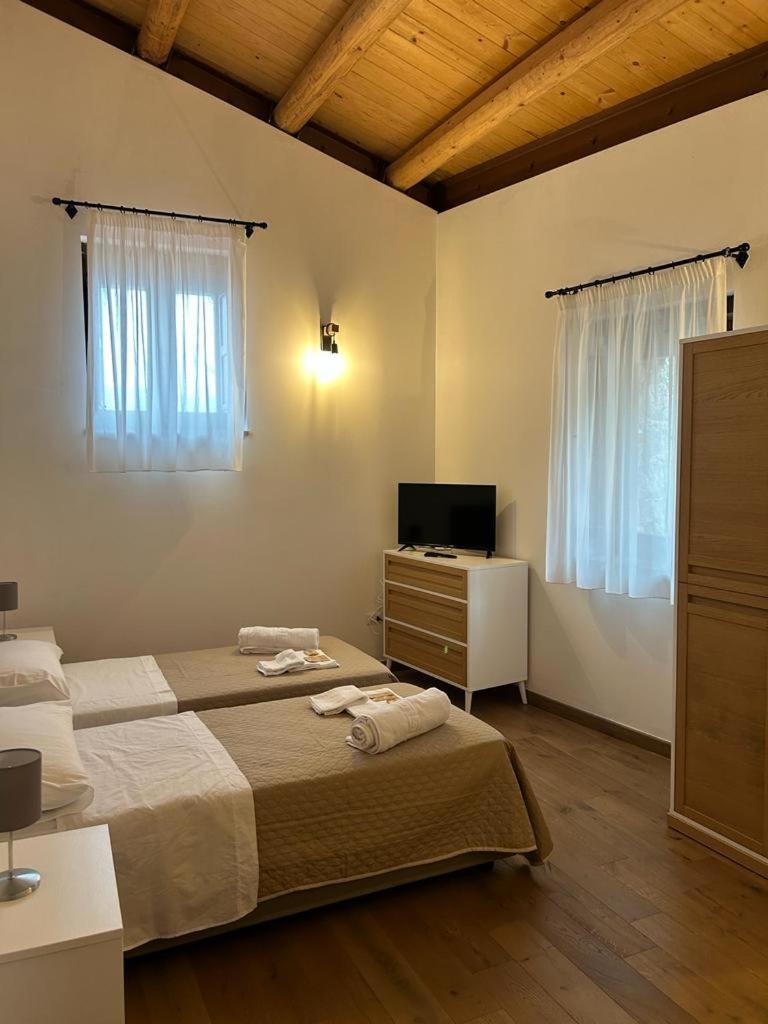 Il Borgo Dei Normanni Villa Colliano Exterior photo